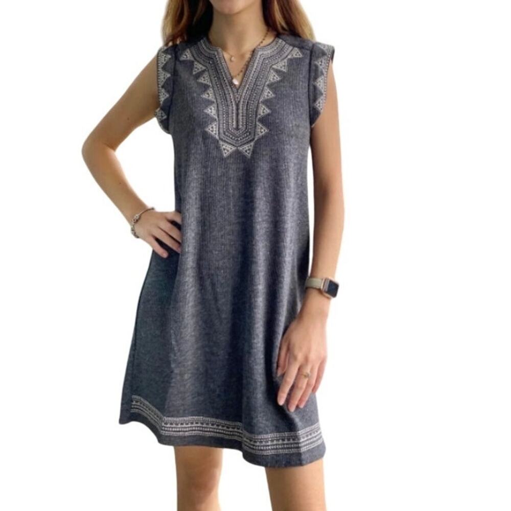 THML Pariya Embroidered Knit Mini Shift Dress Split Neck Gray White Womens S NWT